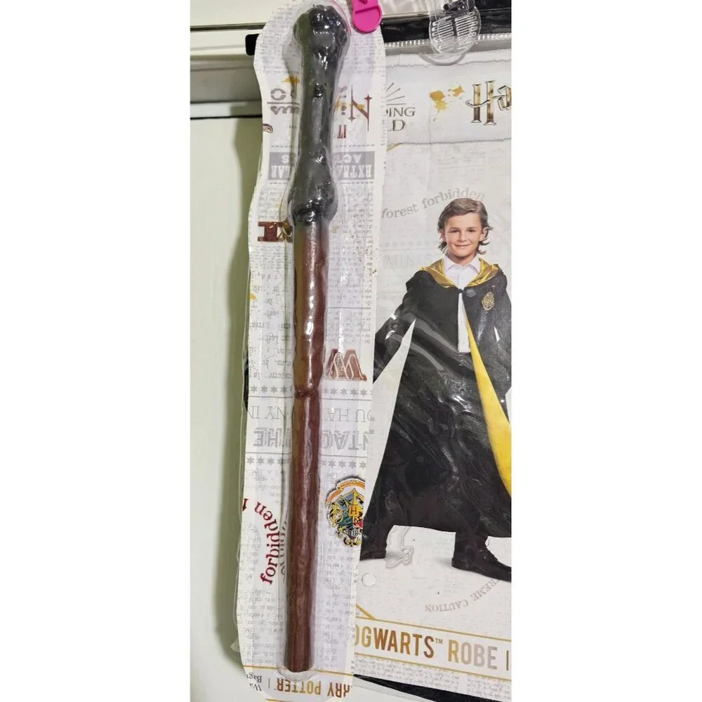 Harry Potter Hogwarts Kids Costume 7-8 Robe House Crests Hufflepuff Disguise